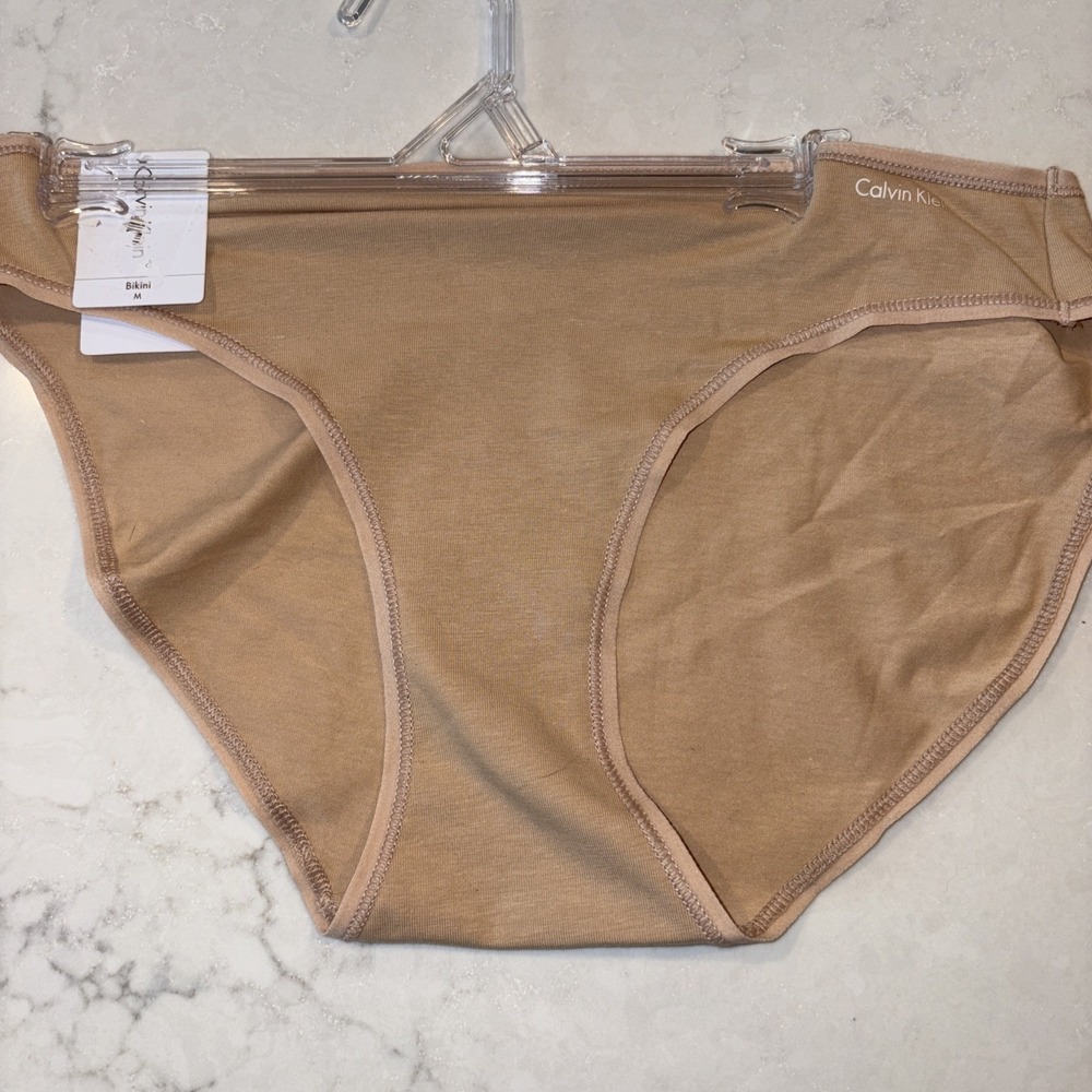 Calvin Klein Women's Form Bikini Panty‎ qd3644 Nude Beige Size Medium CK - Picture 3 of 5